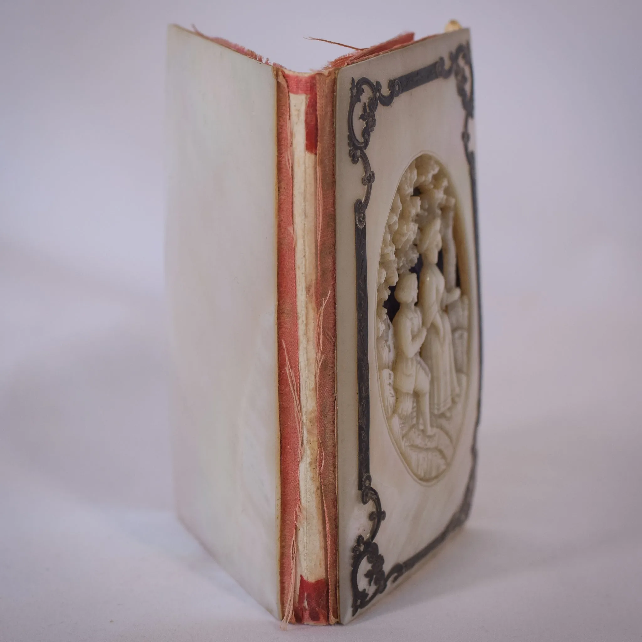 Antique - Pearl Book Cover