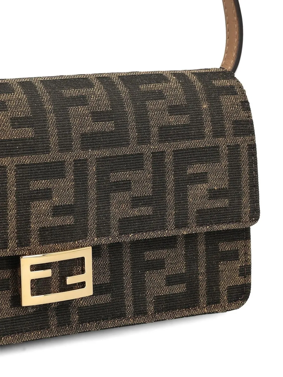 BAGUETTE WALLET ON CHAIN