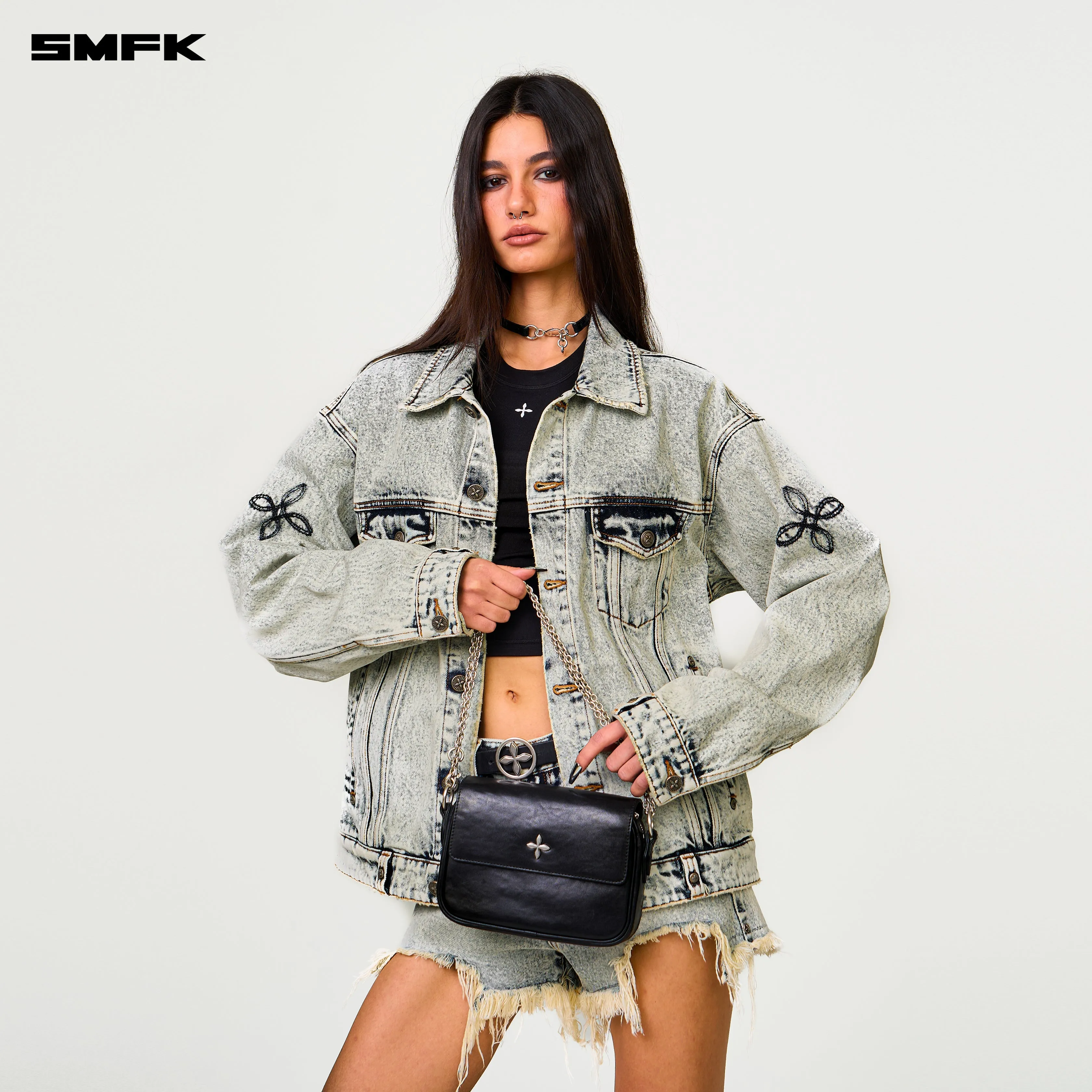 COMPASS BADGE Cross Badge Black Chain Bag (Small)