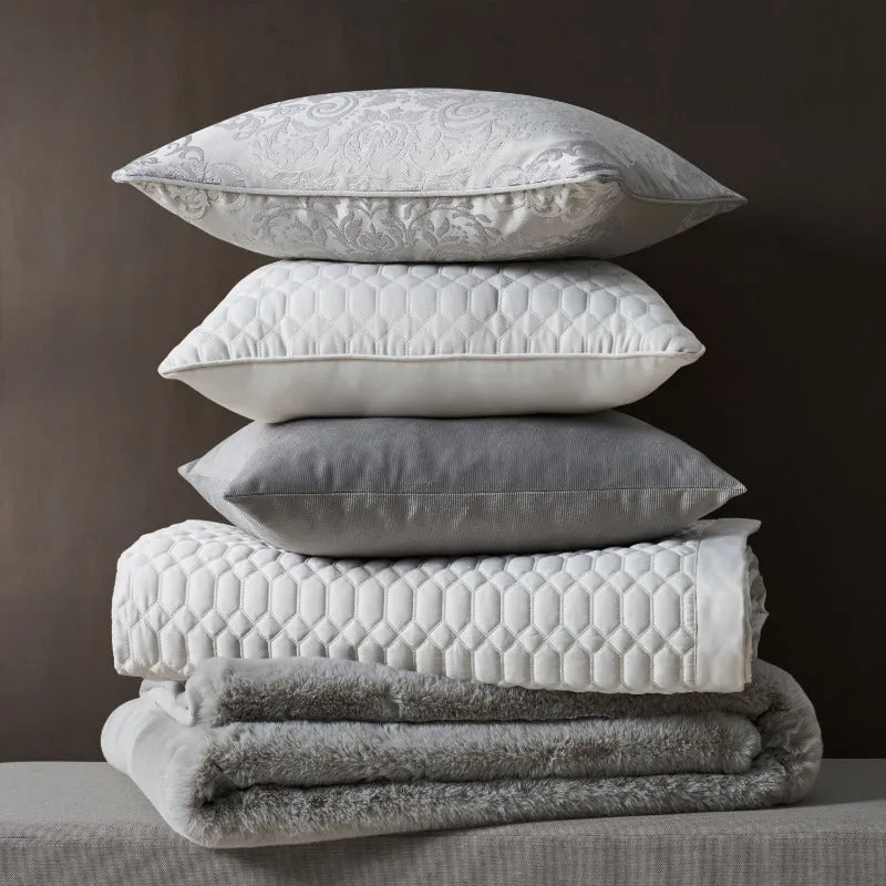La Scala Comforter Set