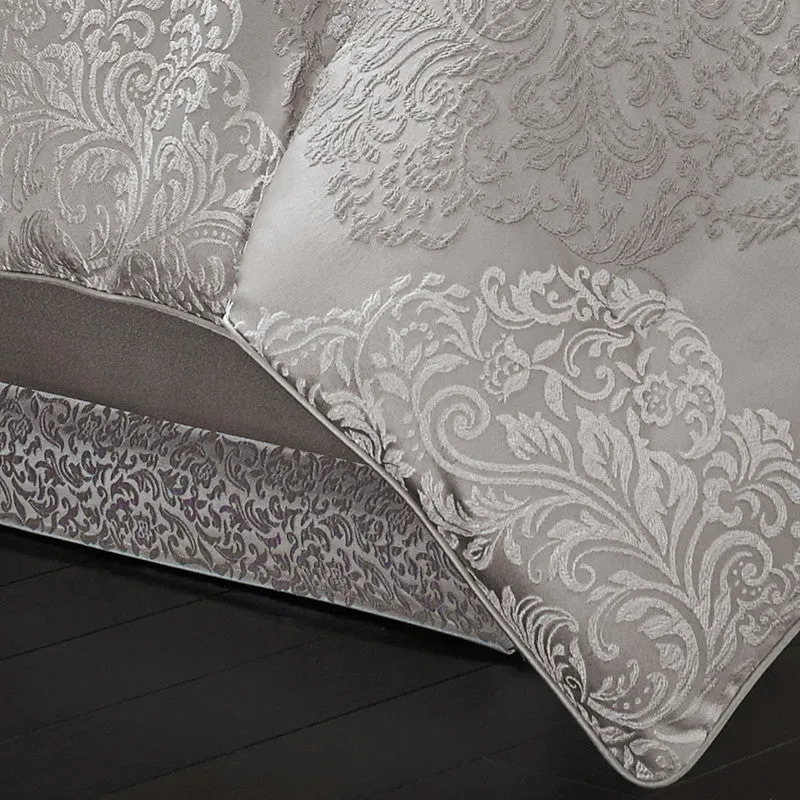 La Scala Comforter Set
