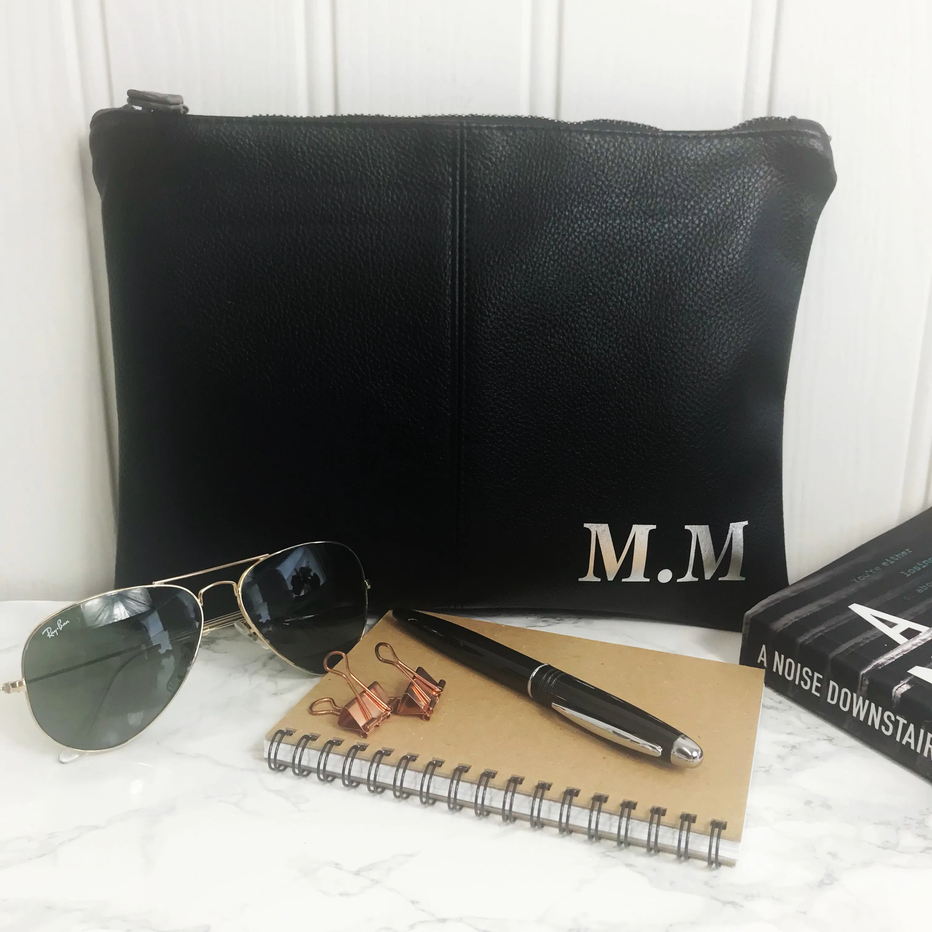 NEW Mens Personalised Wash & Toiletries Bag, Grooming Bag or Man Bag - Perfect for Birthdays and Fathers Day - 2 Colour Ways