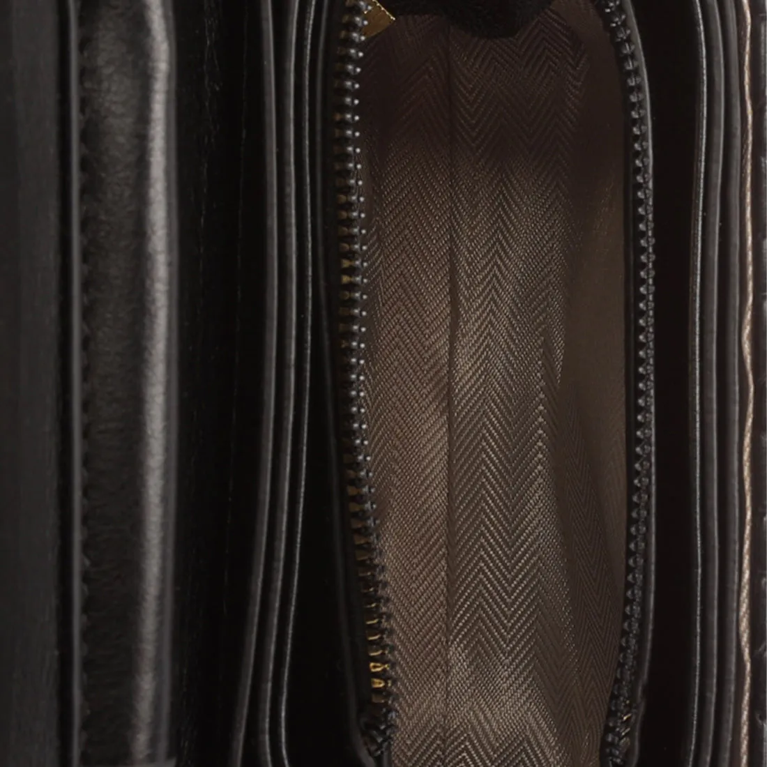 Quilted Metallic Buckle Cluch Bag